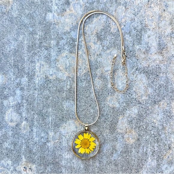 Handmade Dried Yellow Daisy Gold Pendant Necklace - Picture 1 of 2